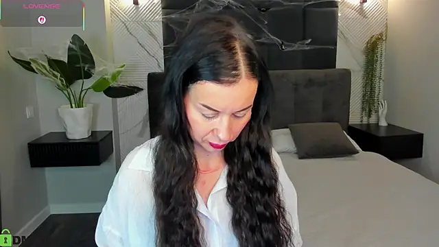 Stella Leon online show from October 29, 2025, 1:08 am