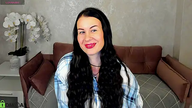 Stella Leon online show from November 4, 2025, 1:05 am