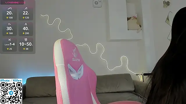 Helen Spark online show from November 12, 2025, 2:01 am