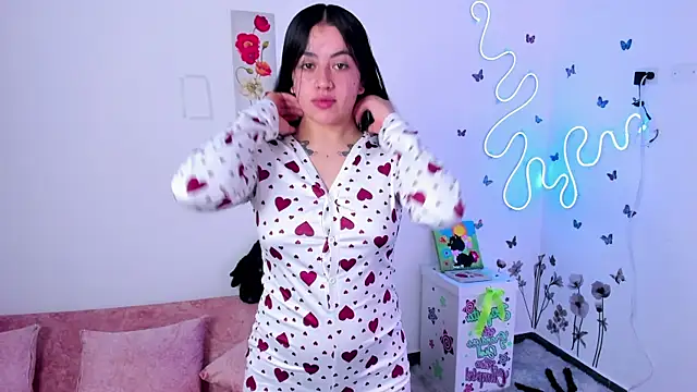 lilielou  online show from December 22, 2025, 5:10 pm