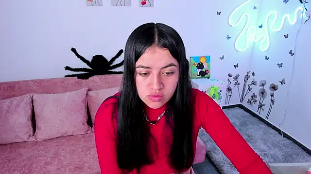 lilielou  online show from January 6, 2026, 4:32 pm