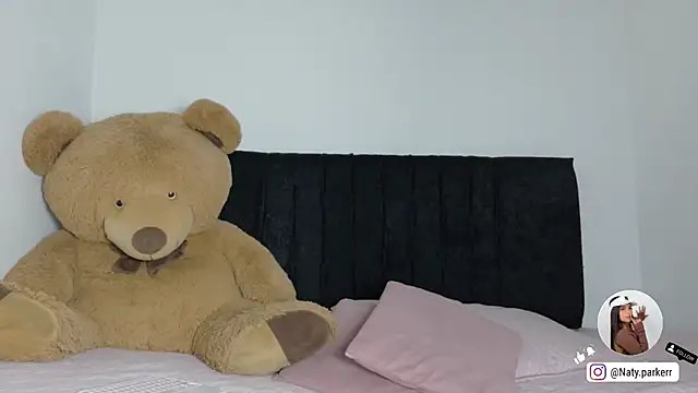 Natashaparker   online show from June 2, 2026, 3:52 am
