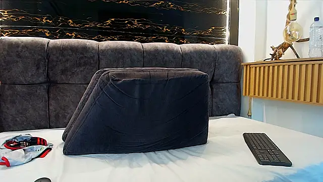 JeergMuscle online show from April 1, 2026, 5:08 am