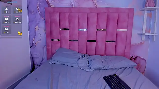 LunaWiill  online show from October 10, 2025, 3:22 pm