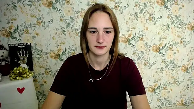 Milana Cutie  online show from September 20, 2025, 6:47 am