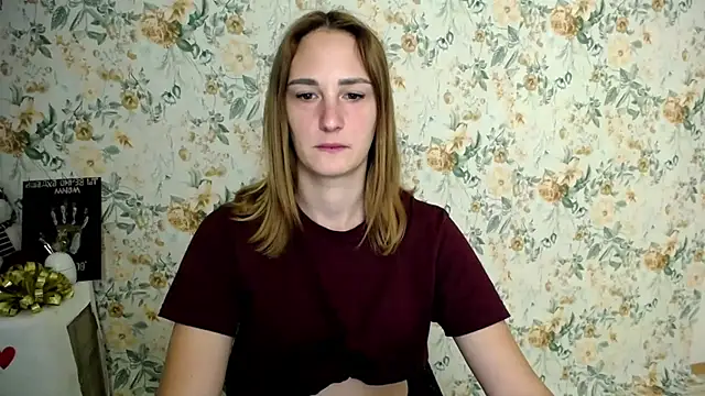 Milana Cutie  online show from September 21, 2025, 6:26 am