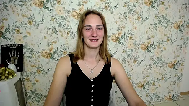 Milana Cutie  online show from September 23, 2025, 5:54 am