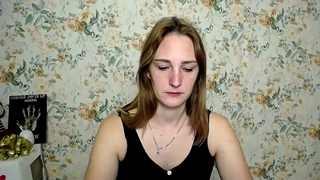 Milana Cutie  online show from October 6, 2025, 5:49 am