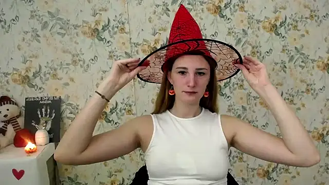 Milana Cutie  online show from October 31, 2025, 7:31 am