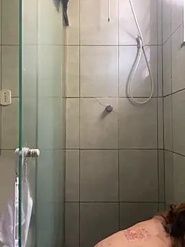 loirinhaaa online show from September 25, 2025, 2:21 pm