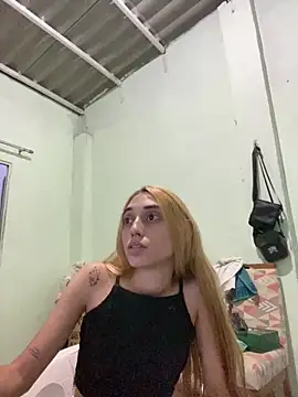 loirinhaaa online show from March 6, 2026, 9:11 pm