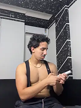 fuck   boyy online show from May 1, 2026, 11:37 am