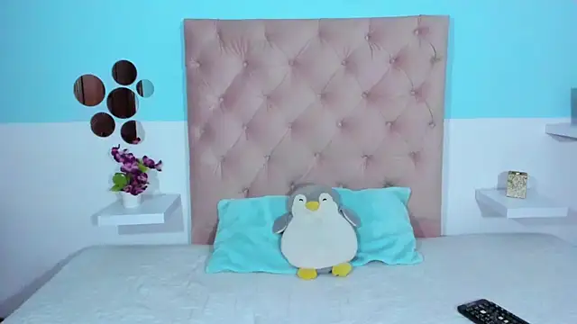 Snapshot of Lola_Purple chatting on November 3, 2025, 3:30 am Lola Purple online show from November 3, 2025, 3:30 am