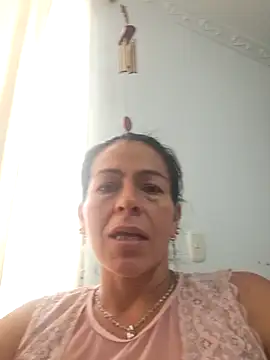Snapshot of camilavargas_ chatting on May 28, 2026, 9:01 pm camilavargas online show from May 28, 2026, 9:01 pm