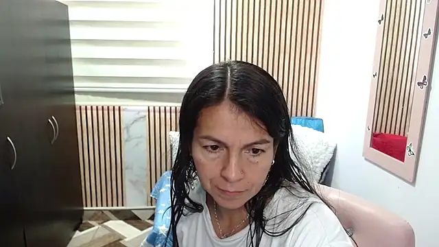 Snapshot of camilavargas_ chatting on June 16, 2026, 10:23 pm camilavargas online show from June 16, 2026, 10:23 pm