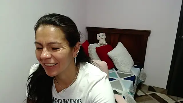 Snapshot of camilavargas_ chatting on July 14, 2026, 4:34 pm camilavargas online show from July 14, 2026, 4:34 pm