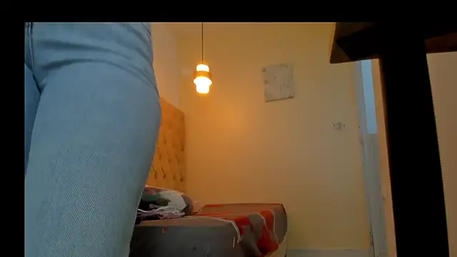 Naomis 35 online show from December 22, 2025, 7:33 pm