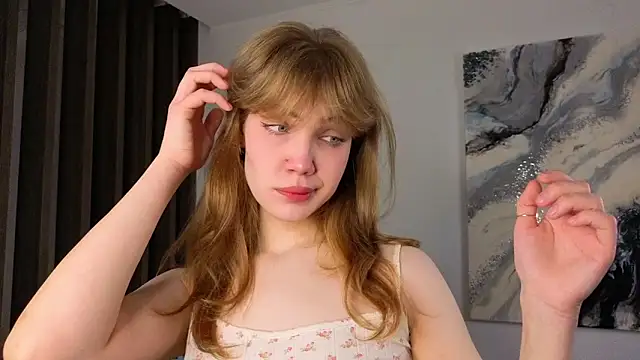 pienaple online show from November 26, 2025, 4:13 am