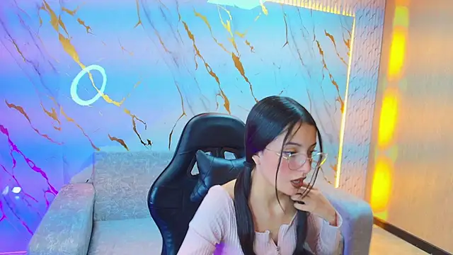 sophiadoll tf online show from September 24, 2025, 7:50 pm