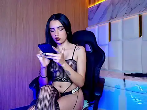 sophiadoll tf online show from October 17, 2025, 9:06 pm