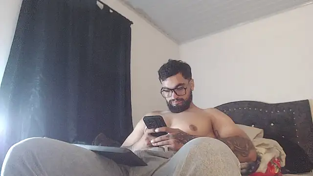 Chrys harris77 online show from April 17, 2026, 1:41 am