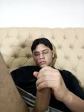 yao-3445 online show from September 23, 2025, 7:06 pm