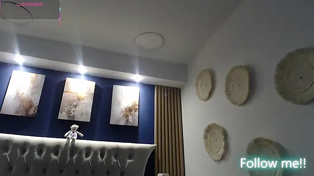 Snapshot of SalvadorFit chatting on May 5, 2026, 7:55 pm SalvadorFit online show from May 5, 2026, 7:55 pm
