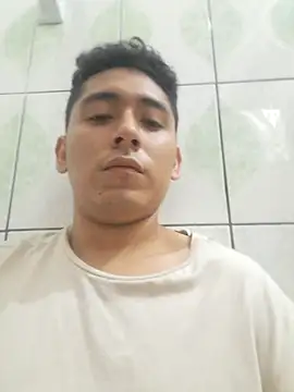 Snapshot of latinbigcock1_ chatting on September 22, 2025, 12:01 am latinbigcock1 online show from September 22, 2025, 12:01 am