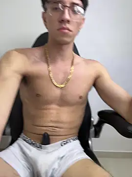 arthurdavies online show from December 5, 2025, 4:54 am