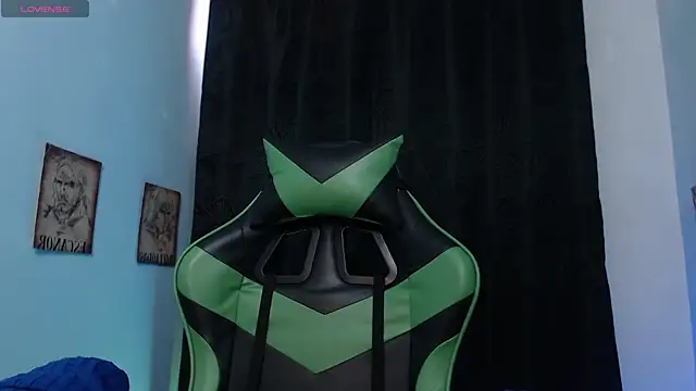 Snapshot of queen_salomme chatting on October 12, 2025, 11:53 am queen salomme online show from October 12, 2025, 11:53 am