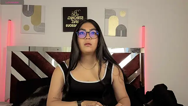 Violettabloom  online show from September 27, 2025, 12:43 pm