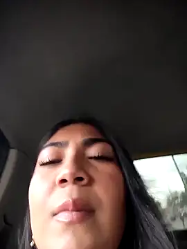 Violettabloom  online show from October 14, 2025, 7:25 pm