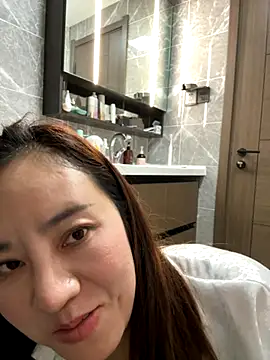 Kayla-love online show from November 11, 2025, 2:28 pm