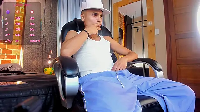 LucaClarke online show from September 18, 2025, 3:19 am