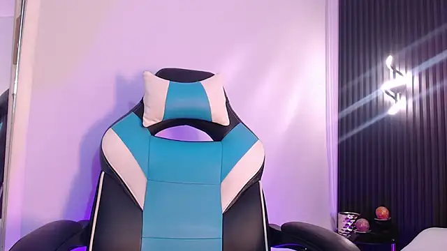 Scarleett Moon online show from November 17, 2025, 4:07 am