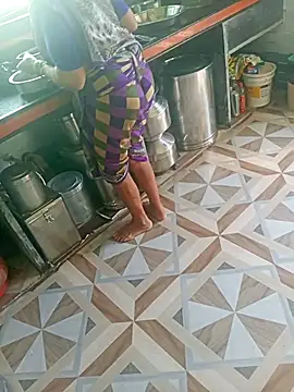 ramulove124 online show from October 13, 2025, 4:01 am