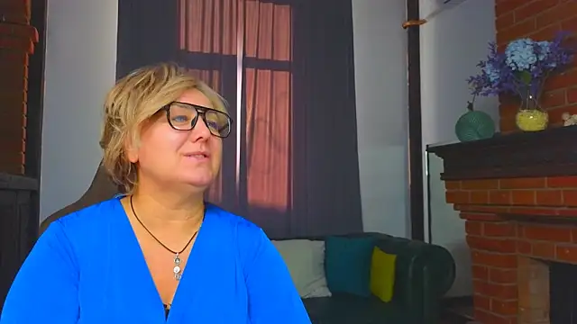 Marta Wils online show from November 6, 2025, 3:07 am