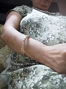 Snapshot of Jeya_thakur chatting on October 18, 2025, 8:04 am Jeya thakur online show from October 18, 2025, 8:04 am