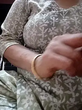 Snapshot of Jeya_thakur chatting on May 5, 2026, 6:10 am Jeya thakur online show from May 5, 2026, 6:10 am