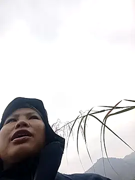 callistra online show from December 17, 2025, 6:52 am