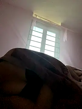 Milky-milk online show from November 19, 2025, 11:38 pm