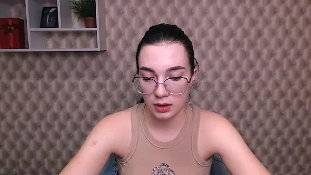 MiraBabe  online show from September 23, 2025, 9:56 am
