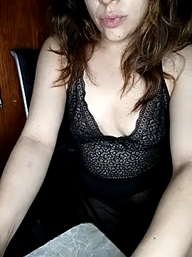 Snapshot of Amandaaaa20 chatting on October 3, 2025, 7:38 am Amandaaaa20 online show from October 3, 2025, 7:38 am