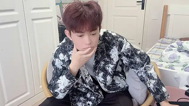 xlong00099 online show from October 19, 2025, 8:37 am