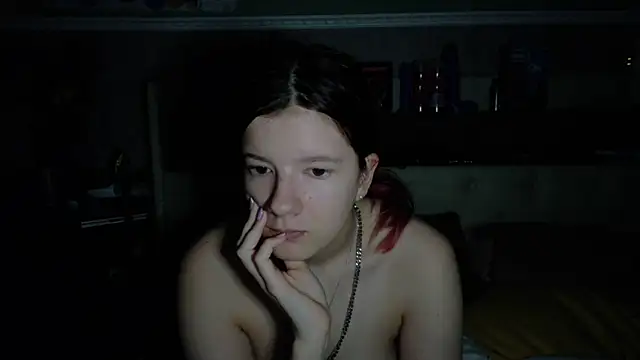 Snapshot of Hot_SkinnyGirl chatting on April 15, 2026, 2:51 am Hot SkinnyGirl online show from April 15, 2026, 2:51 am