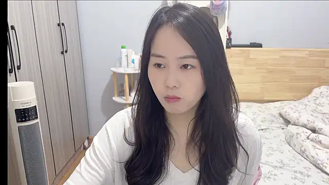 Snapshot of wxj1019 chatting on February 25, 2026, 4:55 am wxj1019 online show from February 25, 2026, 4:55 am