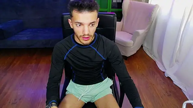 Snapshot of DominicValente chatting on October 21, 2025, 8:59 am DominicValente online show from October 21, 2025, 8:59 am