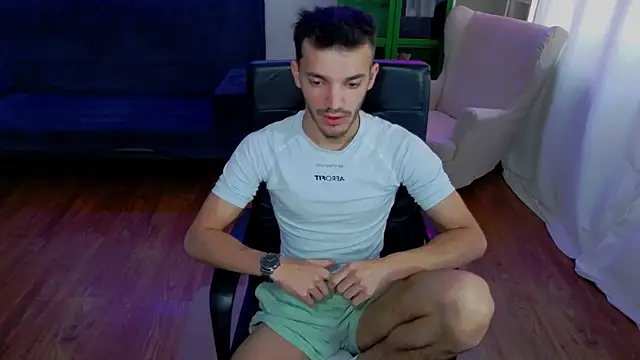 Snapshot of DominicValente chatting on October 23, 2025, 10:14 am DominicValente online show from October 23, 2025, 10:14 am