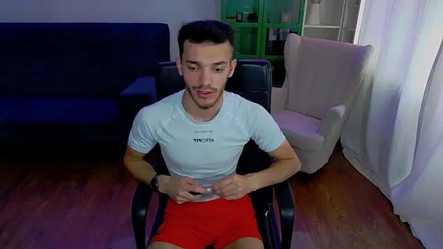 Snapshot of DominicValente chatting on October 24, 2025, 11:39 am DominicValente online show from October 24, 2025, 11:39 am