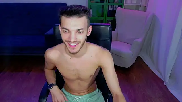 Snapshot of DominicValente chatting on October 27, 2025, 4:44 pm DominicValente online show from October 27, 2025, 4:44 pm